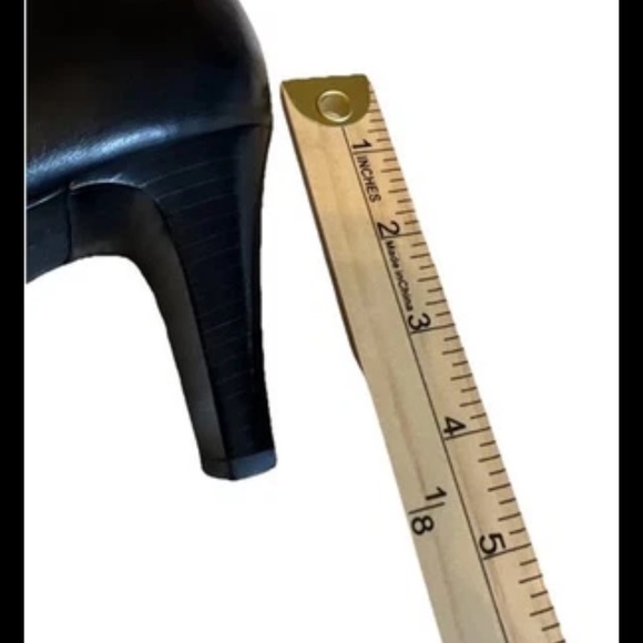 Liz Claiborne Black Leather Square-Toe Ankle Booties with Zipper - Picture 2 of 5